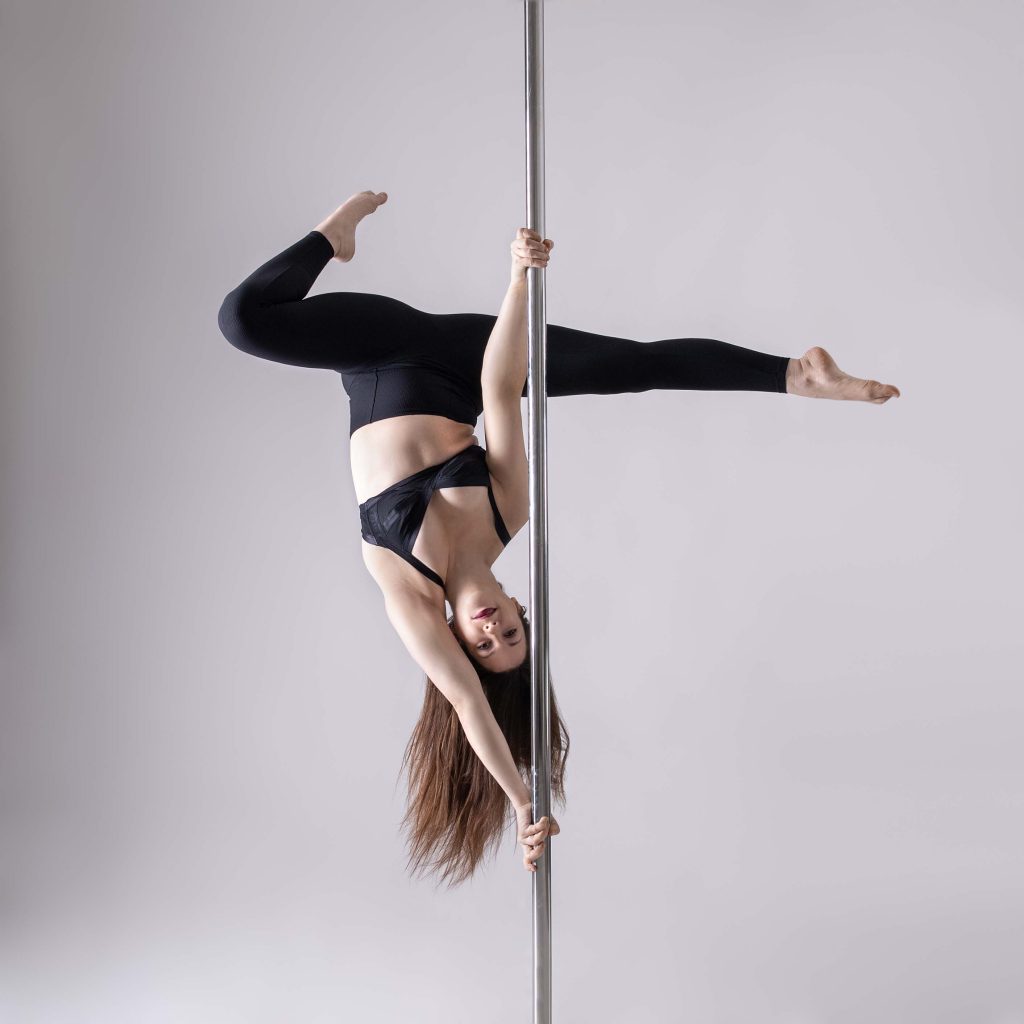 handsprings pole dancing class at london dance academy